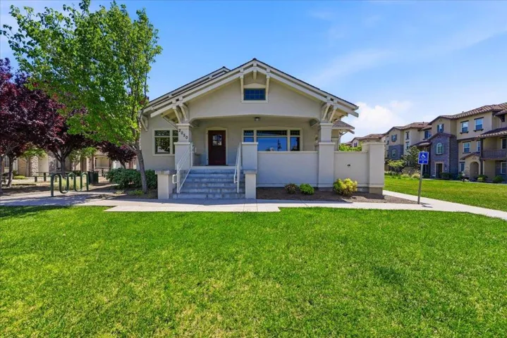 2061 Kiwi Walkway, San Jose, California 95133