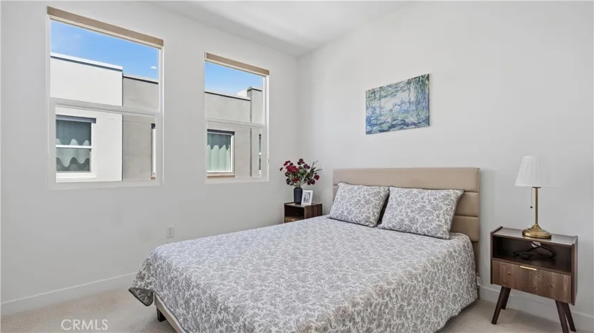 633 S Lyon St, Santa Ana, California 92705