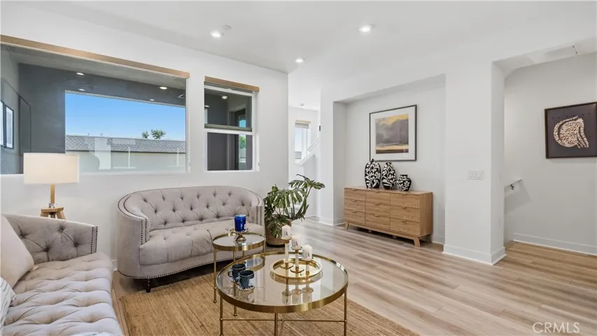633 S Lyon St, Santa Ana, California 92705