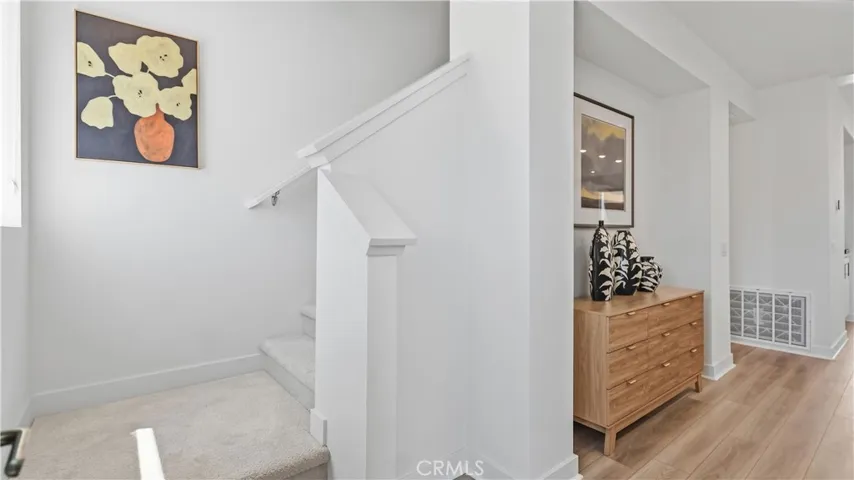 633 S Lyon St, Santa Ana, California 92705