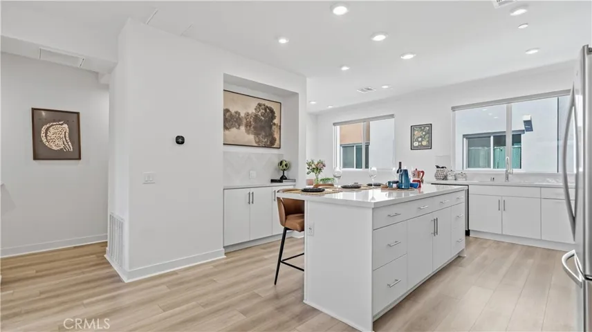 633 S Lyon St, Santa Ana, California 92705