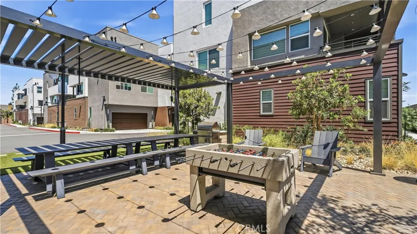 633 S Lyon St, Santa Ana, California 92705