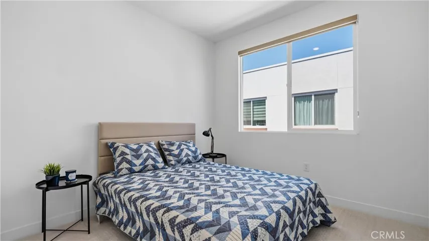 633 S Lyon St, Santa Ana, California 92705