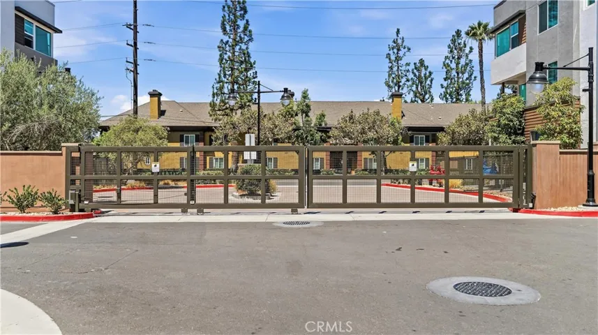 633 S Lyon St, Santa Ana, California 92705