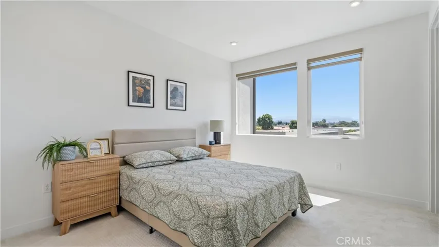 633 S Lyon St, Santa Ana, California 92705