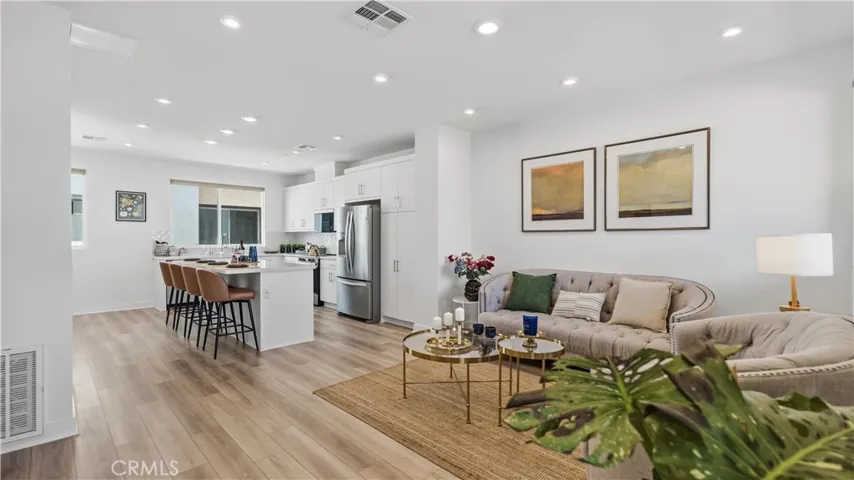 633 S Lyon St, Santa Ana, California 92705