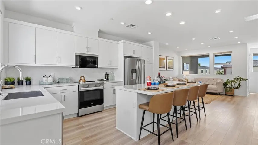 633 S Lyon St, Santa Ana, California 92705