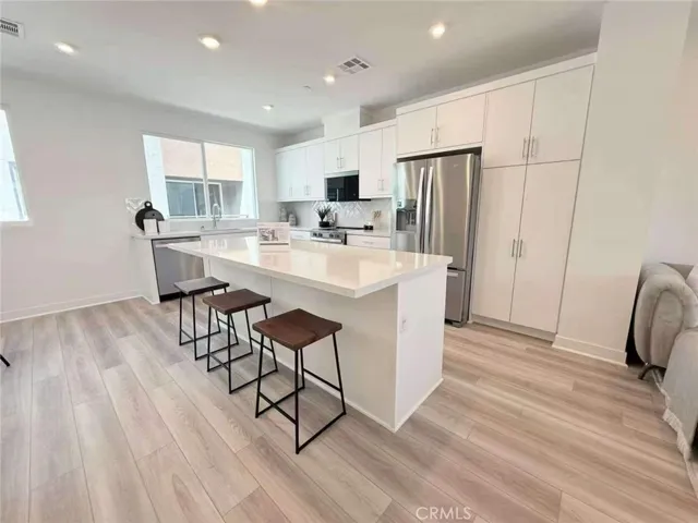 633 S Lyon St, Santa Ana, California 92705