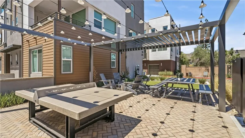 633 S Lyon St, Santa Ana, California 92705