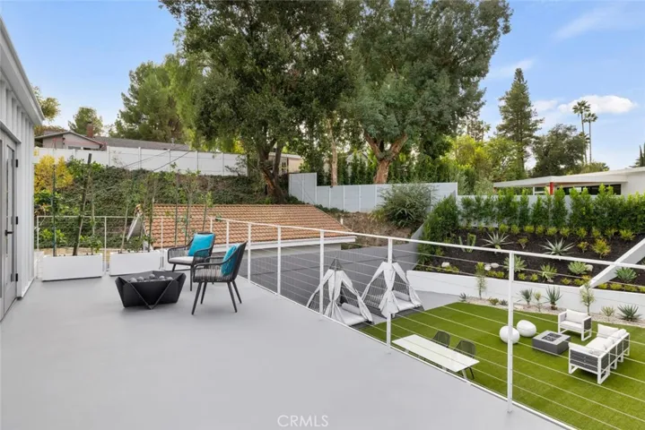 4731 Topanga Canyon Boulevard, Woodland Hills, California 91364