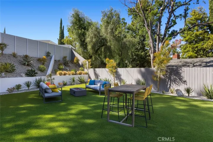 4731 Topanga Canyon Boulevard, Woodland Hills, California 91364