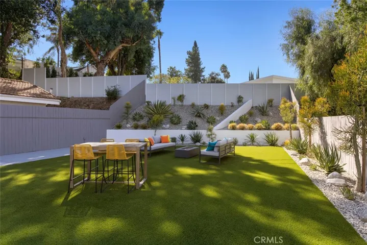 4731 Topanga Canyon Boulevard, Woodland Hills, California 91364