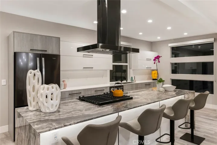 4731 Topanga Canyon Boulevard, Woodland Hills, California 91364
