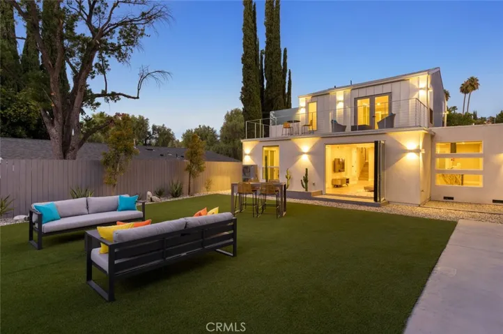 4731 Topanga Canyon Boulevard, Woodland Hills, California 91364