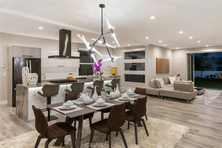 4731 Topanga Canyon Boulevard, Woodland Hills, California 91364