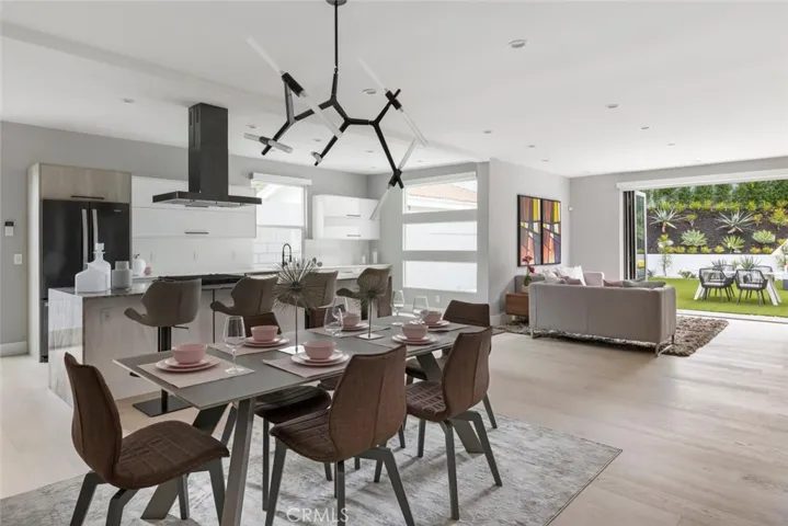 4731 Topanga Canyon Boulevard, Woodland Hills, California 91364