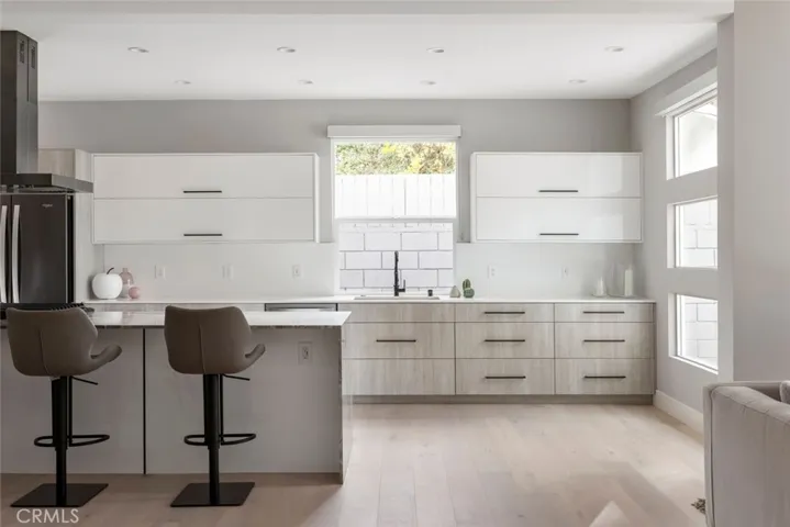 4731 Topanga Canyon Boulevard, Woodland Hills, California 91364