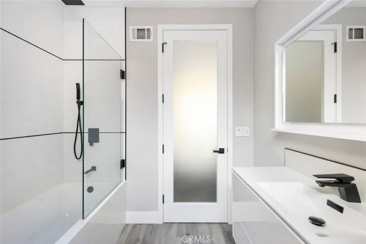 4731 Topanga Canyon Boulevard, Woodland Hills, California 91364