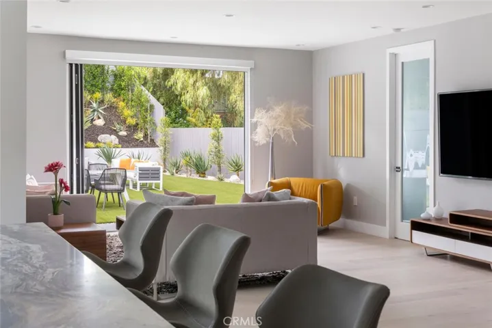 4731 Topanga Canyon Boulevard, Woodland Hills, California 91364