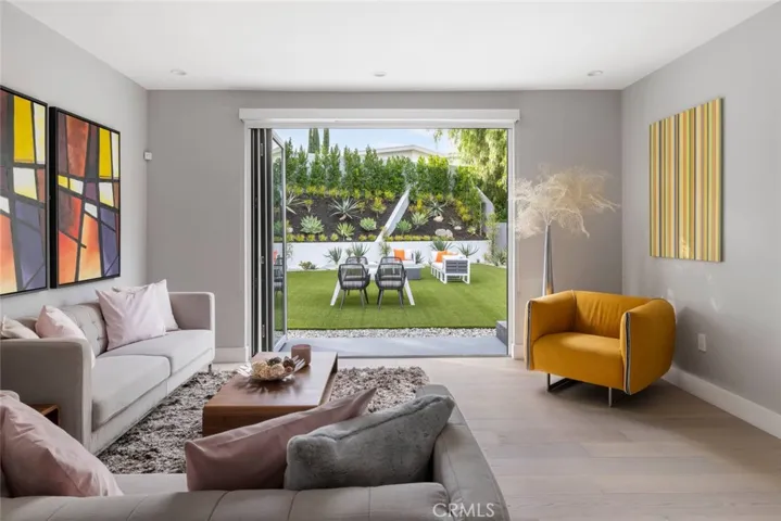 4731 Topanga Canyon Boulevard, Woodland Hills, California 91364
