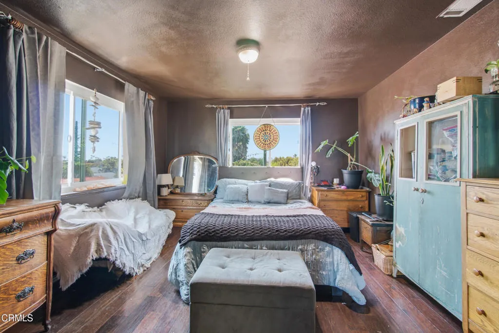 1957-Grand-Ave-32_bedroom