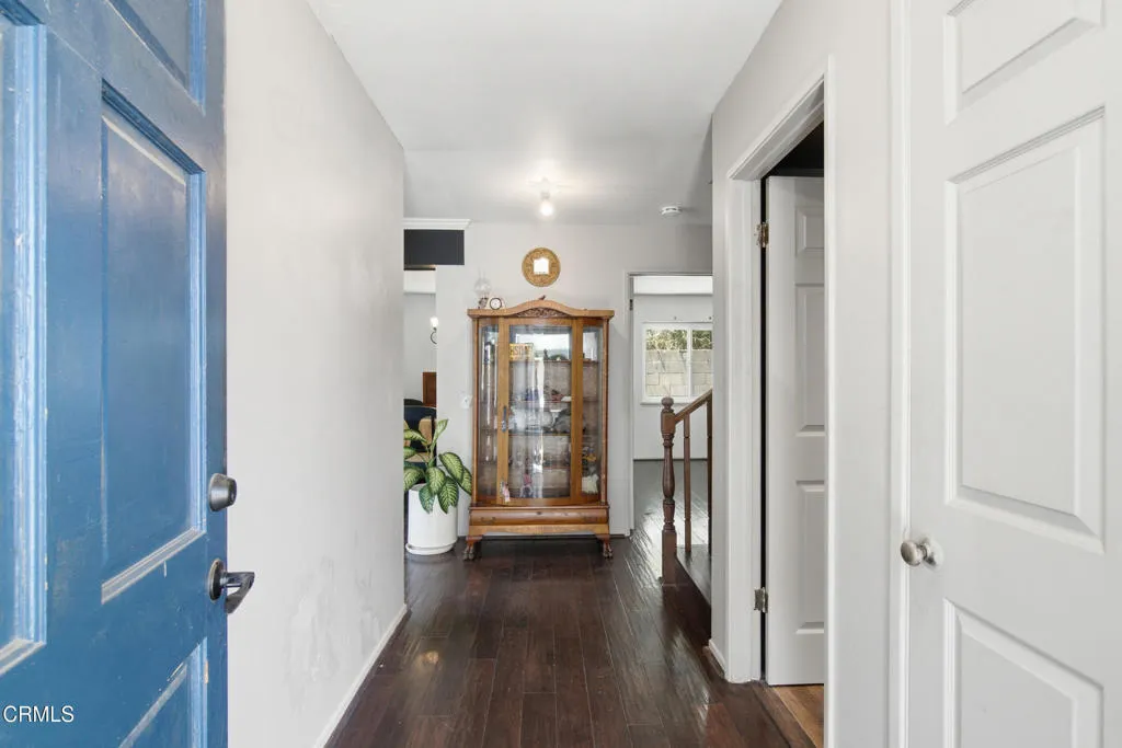 1957-Grand-Ave-4_entry