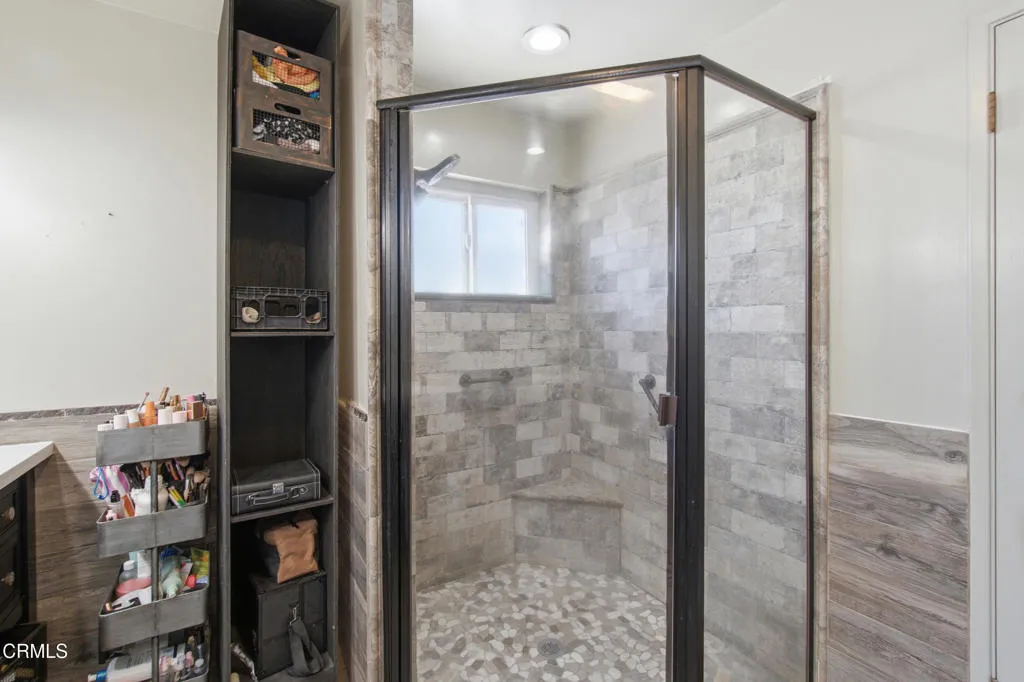 1957-Grand-Ave-37_bathroom