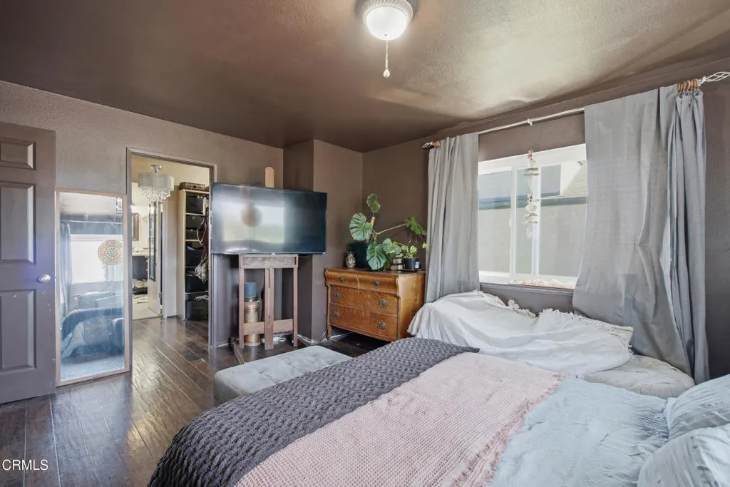 1957-Grand-Ave-33_bedroom
