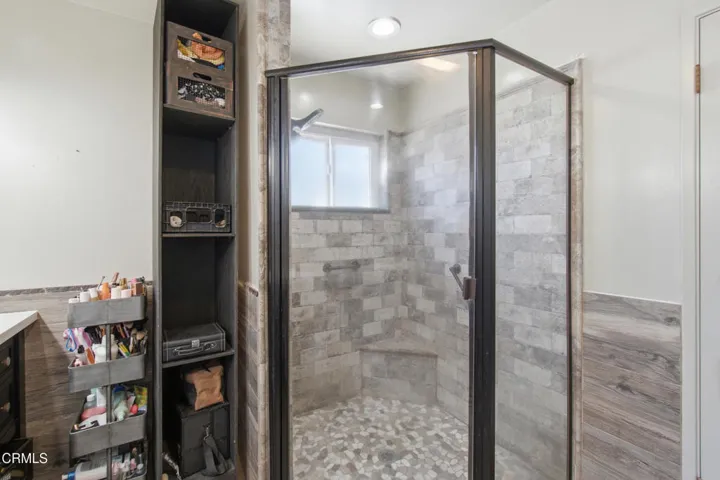 1957-Grand-Ave-37_bathroom