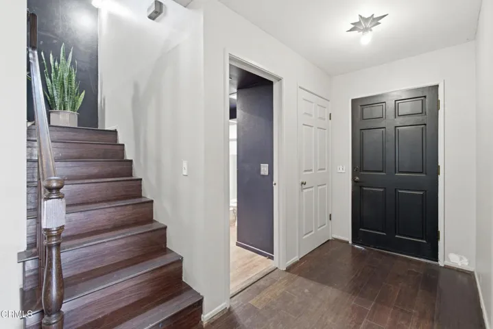 1957-Grand-Ave-5_foyer