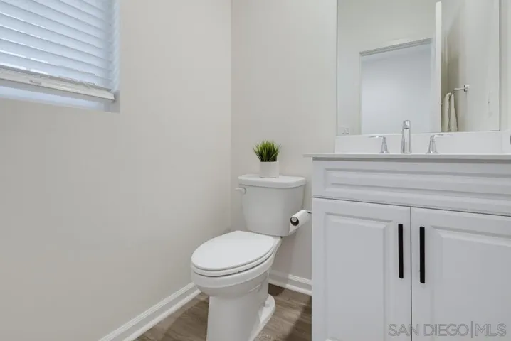 Entry level hallway half bathroom