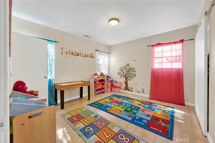 249 Zerr Court, Glendale, California 91206