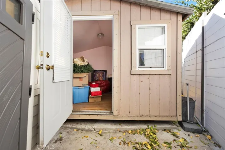 249 Zerr Court, Glendale, California 91206