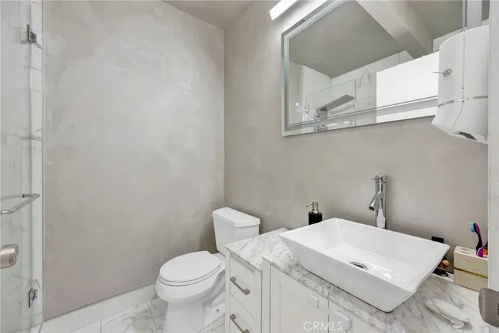 249 Zerr Court, Glendale, California 91206