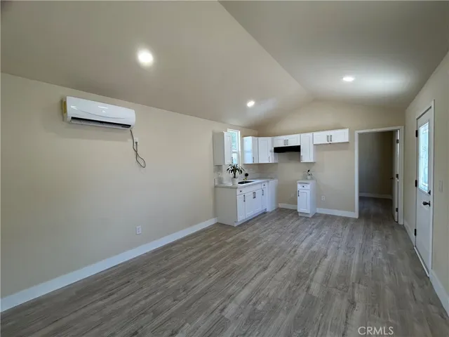 300 E Arbor Street 2, Long Beach, California 90805 — photo 4