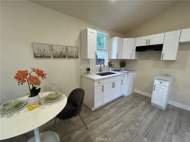 300 E Arbor Street 2, Long Beach, California 90805 — photo 5