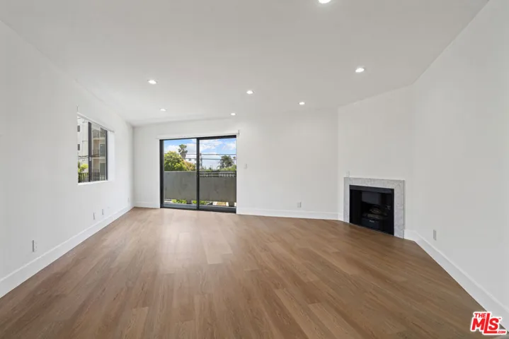3939 Moore Street 106, Los Angeles, California 90066