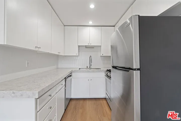 3939 Moore Street 106, Los Angeles, California 90066