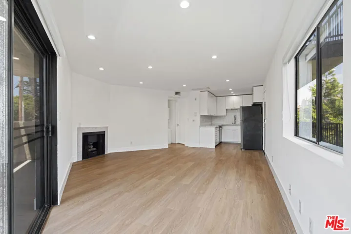 3939 Moore Street 106, Los Angeles, California 90066