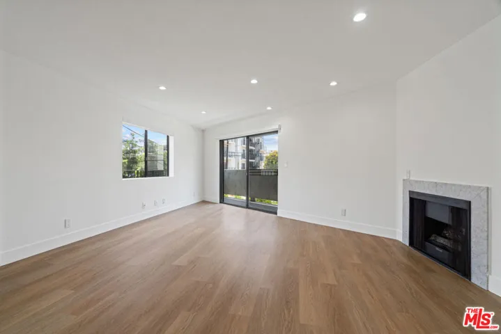 3939 Moore Street 106, Los Angeles, California 90066