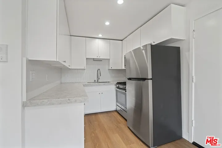 3939 Moore Street 106, Los Angeles, California 90066