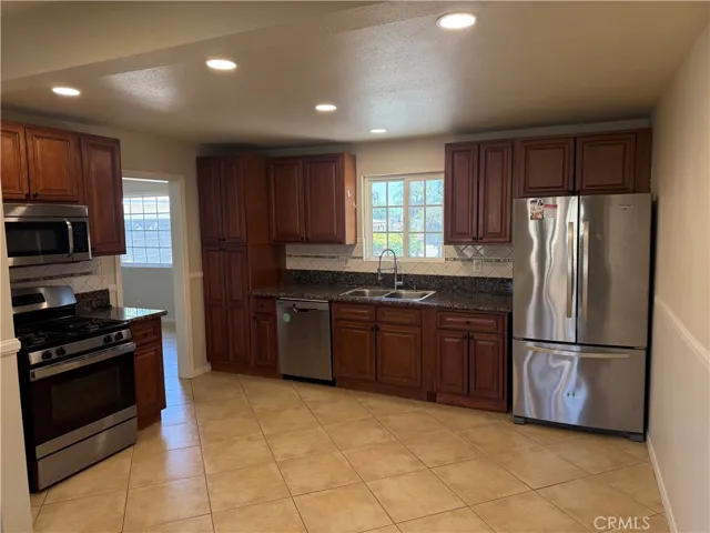 201 Bryn Mawr, Claremont, California 91711