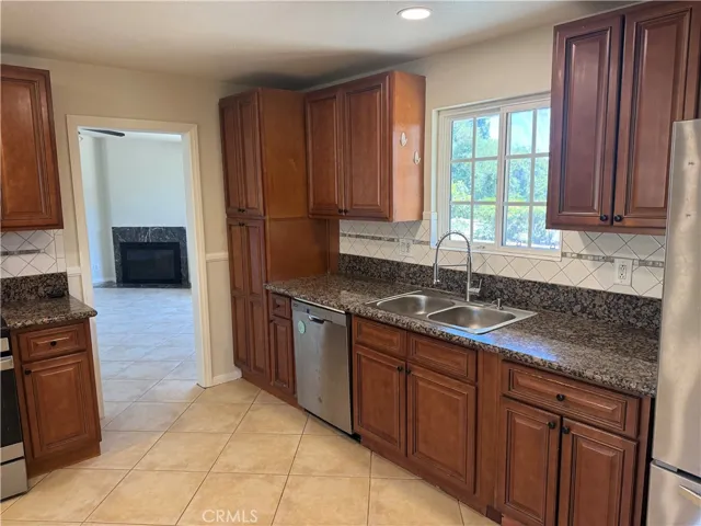 201 Bryn Mawr, Claremont, California 91711