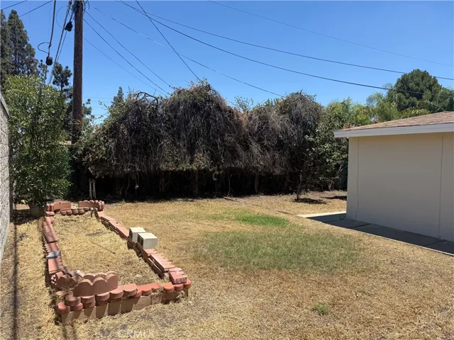 201 Bryn Mawr, Claremont, California 91711