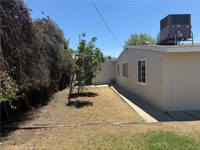 201 Bryn Mawr, Claremont, California 91711