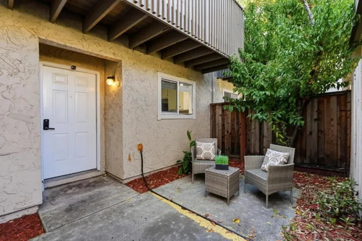 117 Mission Drive, East Palo Alto, California 94303