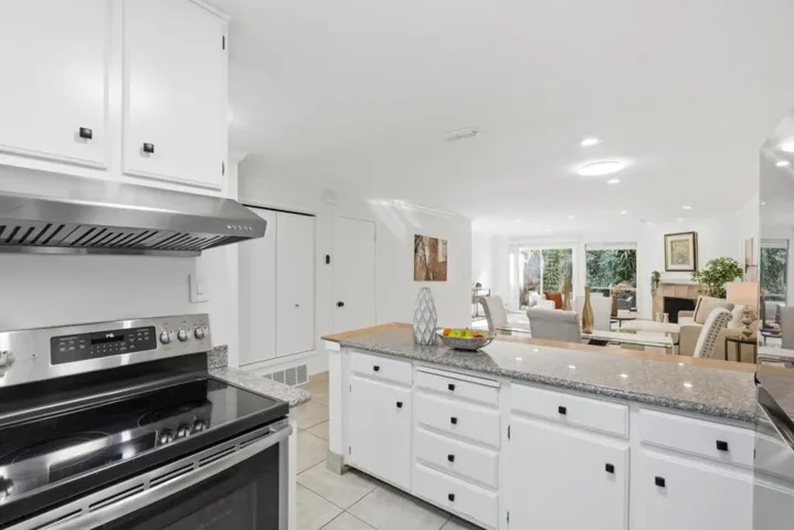 117 Mission Drive, East Palo Alto, California 94303