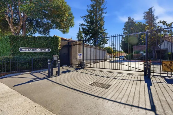117 Mission Drive, East Palo Alto, California 94303