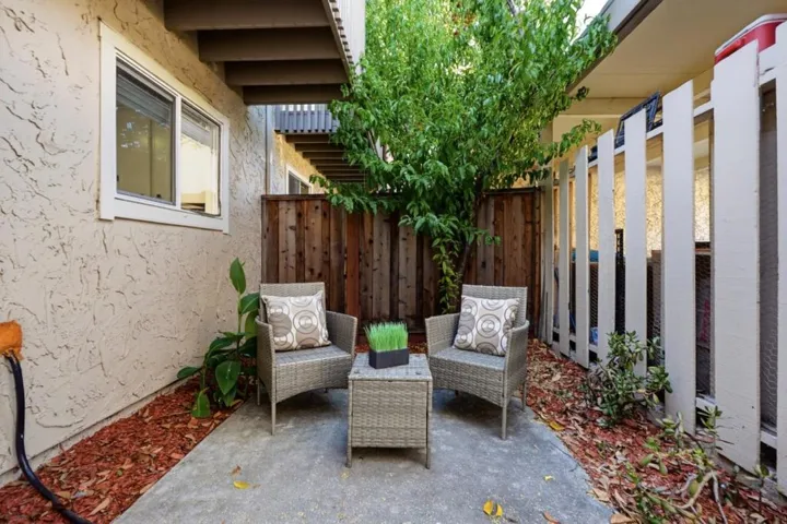 117 Mission Drive, East Palo Alto, California 94303