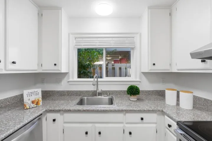 117 Mission Drive, East Palo Alto, California 94303